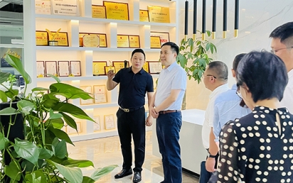 龙华民治街道张高攀书记莅临金沙集团www3354cc考察、指导，助力金沙集团www3354cc持续健康发展！